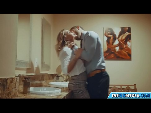 ❤️ Quando una bionda formosa ti seduce in un bagno pubblico Porno analeal it.tvmarket.top ️❤